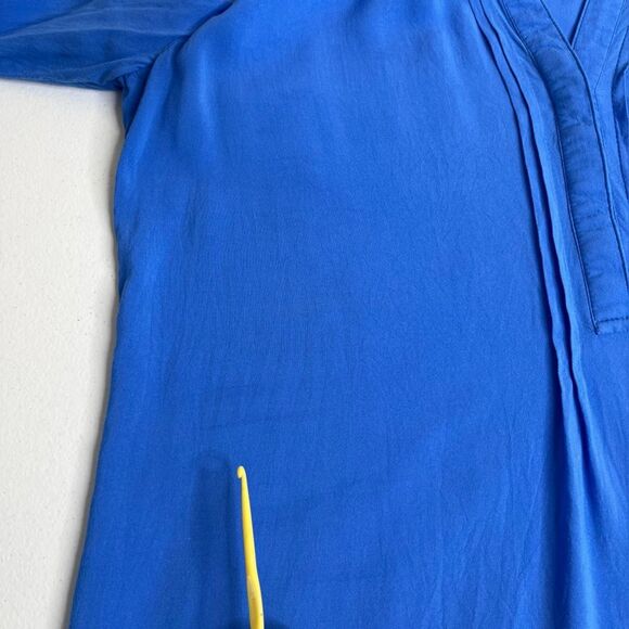Lilly Pulitzer Blue Popover Roll Tab Long Sleeve Rayon Shirt Women Medium FLAWED - Picture 10 of 13